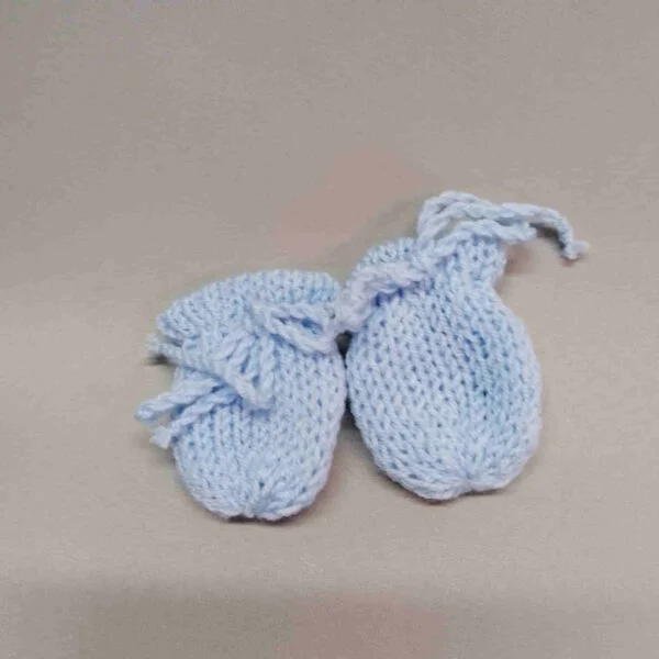 Baby wantjes blauw handgemaakt gebreid