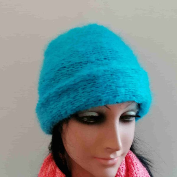 Muts wintermuts gebreid mohair blauw handgemaakt