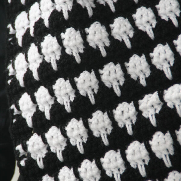 Sjaal gehaakt PiedDePoule zwart wit Detail